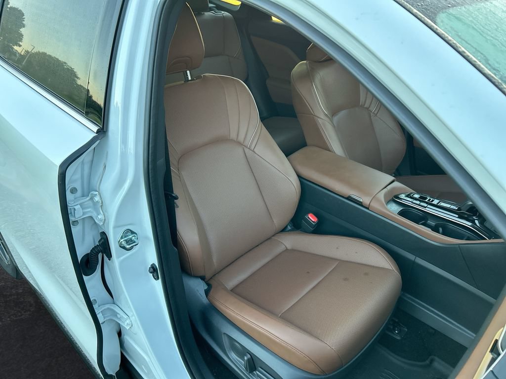 Used 2025 Toyota Crown Signia AWD/4WD image 33