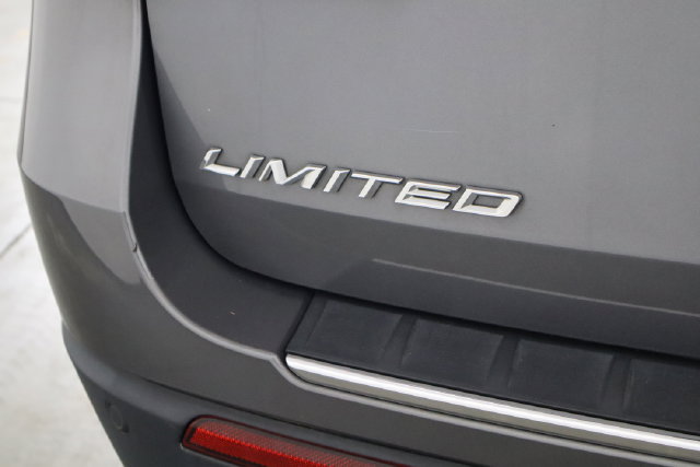 Used 2021 Ford Explorer Limited w/ Equipment Group 301A AWD/4WD image 39
