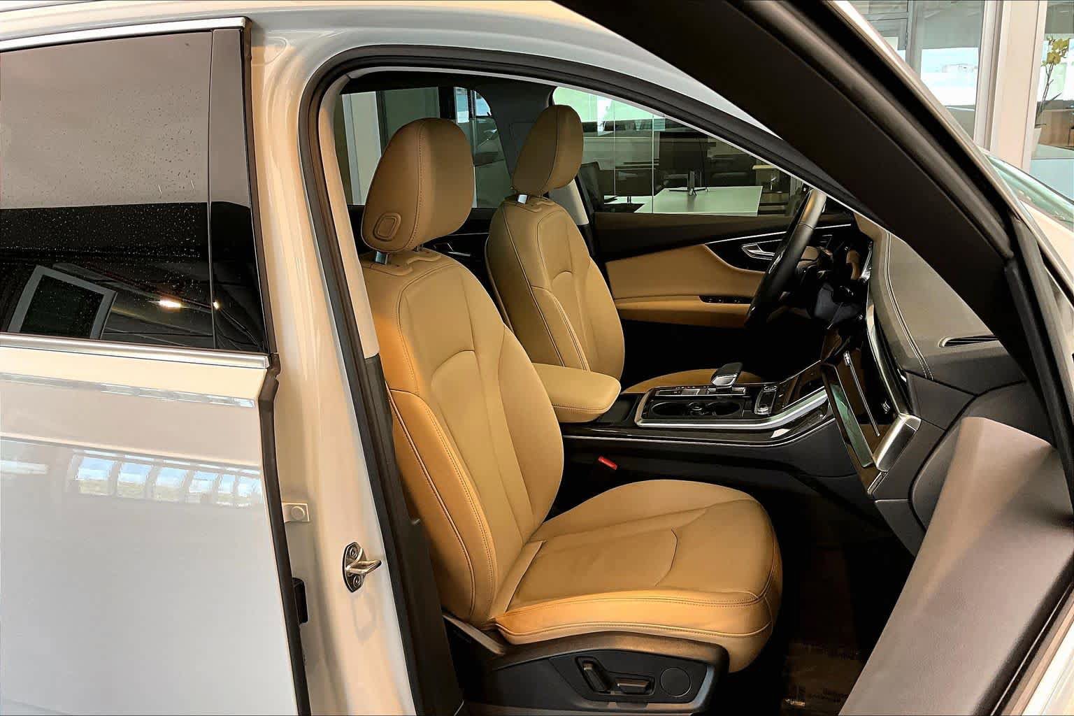 Certified 2023 Audi Q7 2.0T Premium w/ Convenience Package AWD/4WD image 9
