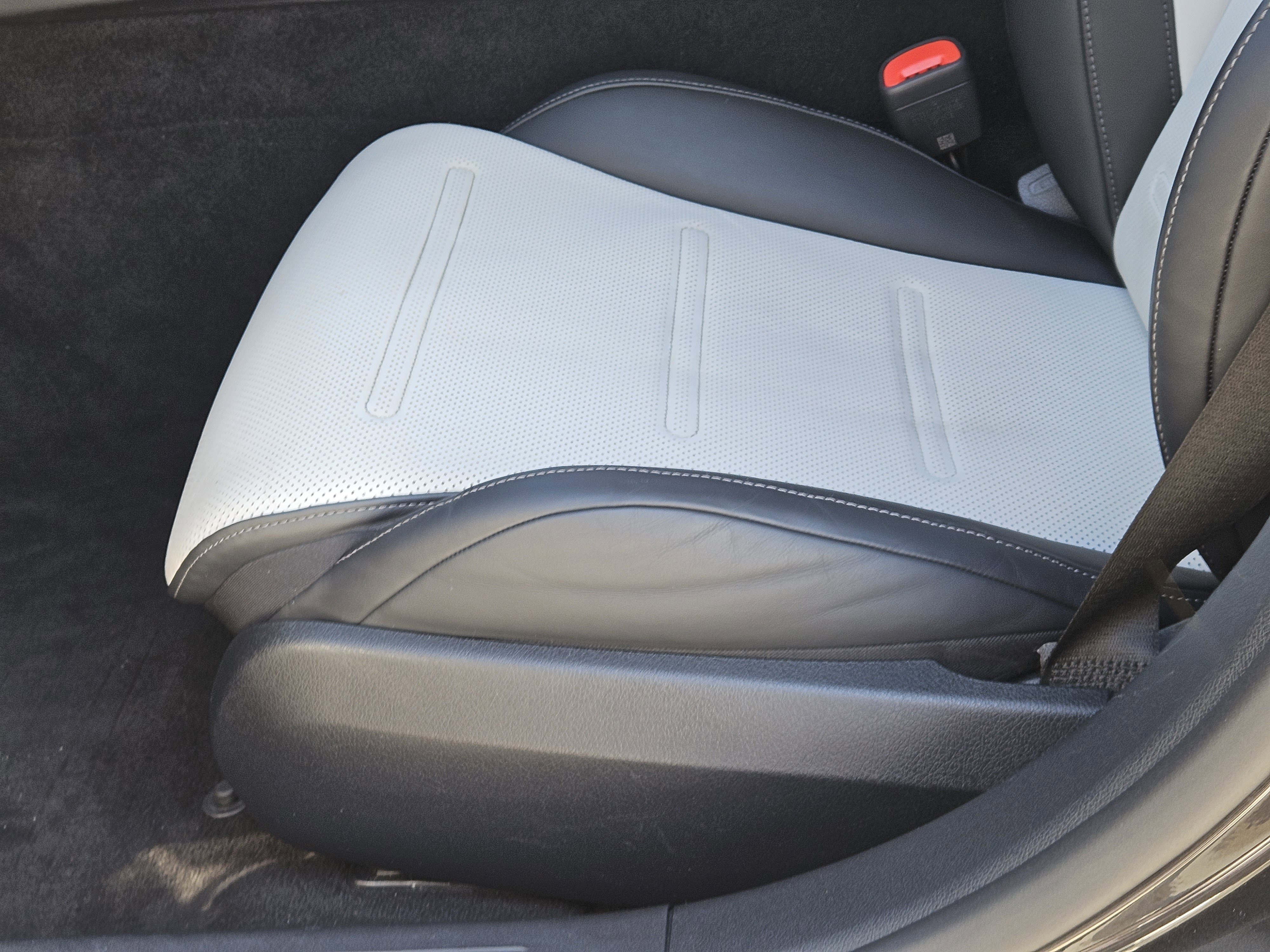 Certified 2025 Mercedes-Benz E 53 AMG e 4MATIC Sedan image 25