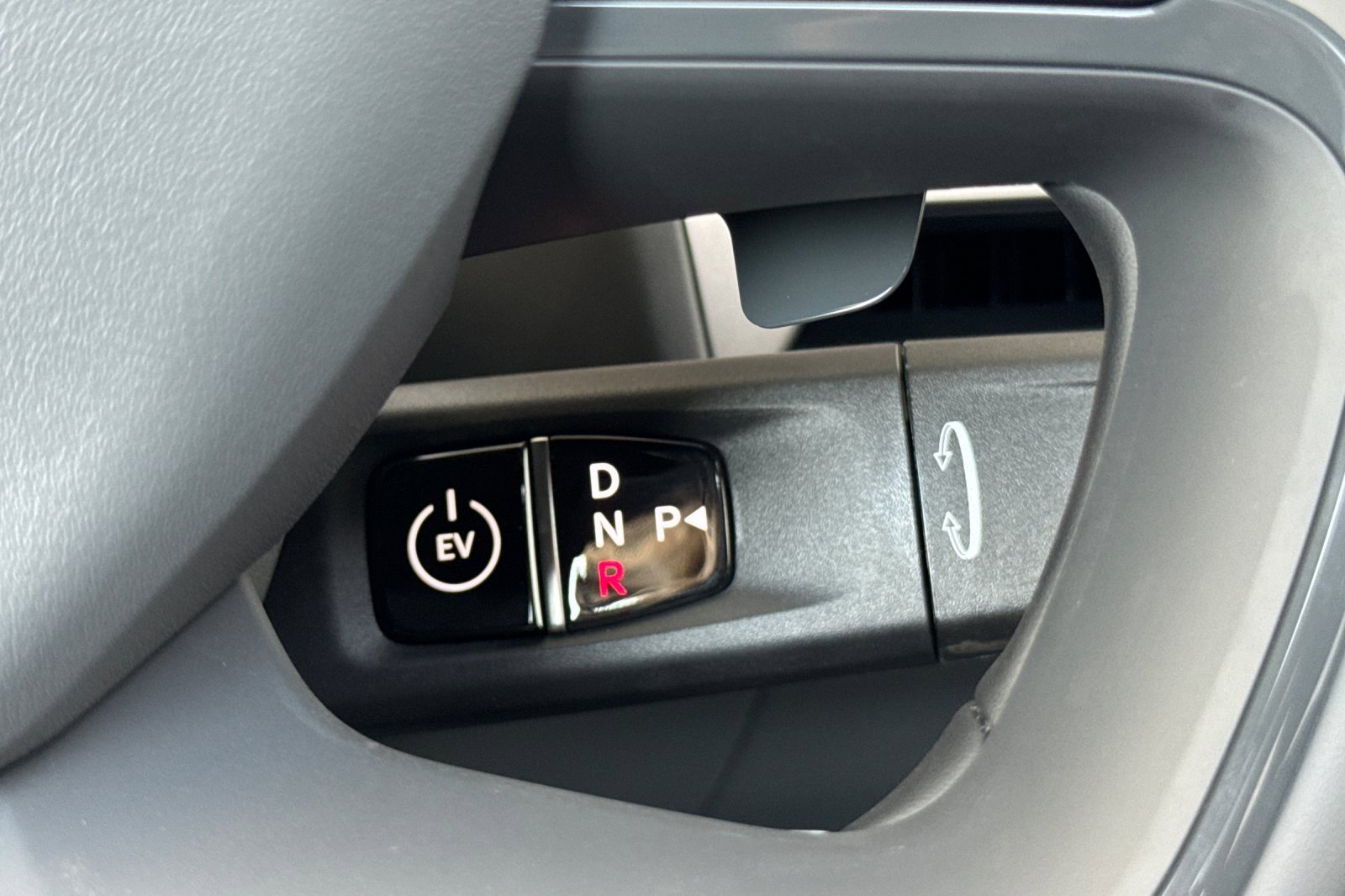 New 2026 Kia EV9 Wind image 18