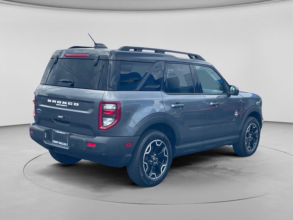 Used 2025 Ford Bronco Sport Outer Banks AWD/4WD image 7