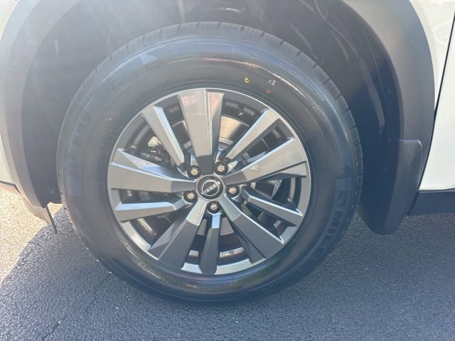 Used 2023 Nissan Pathfinder SV w/ SV Premium Package AWD/4WD image 9