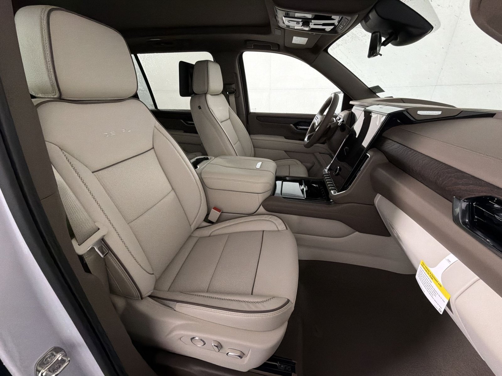 New 2026 GMC Yukon XL Denali w/ Denali Reserve Package AWD/4WD image 28