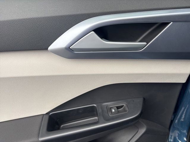 New 2026 Volkswagen Taos SE image 43