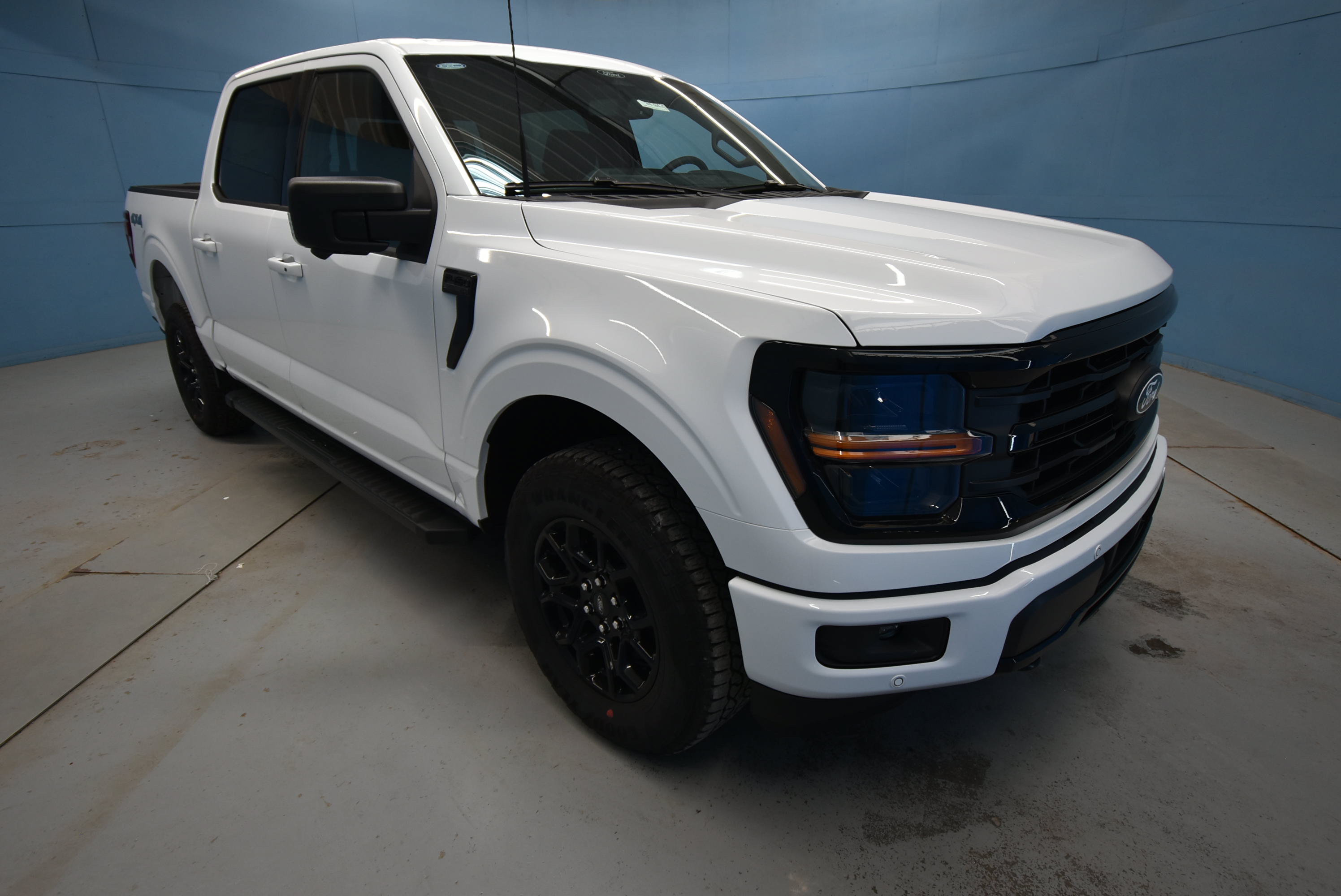 New 2026 Ford F150 XLT w/ Equipment Group 302A MID