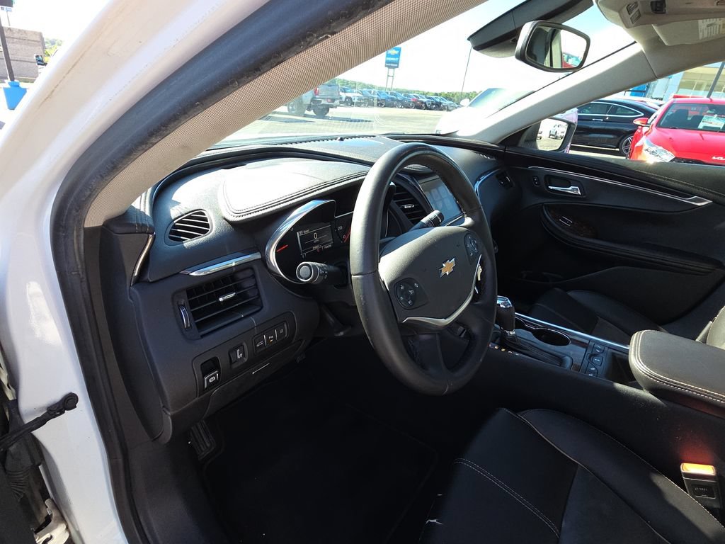 Used 2015 Chevrolet Impala LT w/ Convenience Package FWD image 14