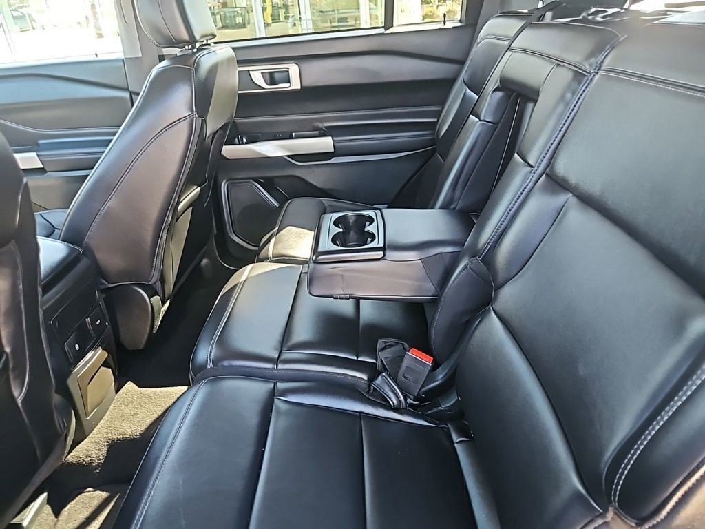 Used 2023 Ford Explorer XLT w/ Equipment Group 202A image 27