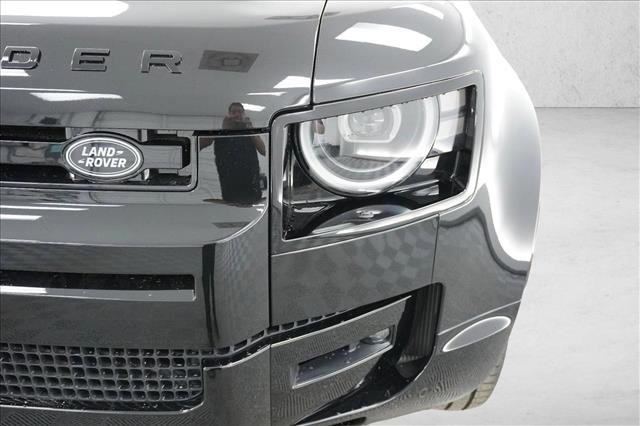New 2026 Land Rover Defender 110 X-Dynamic SE AWD/4WD image 24