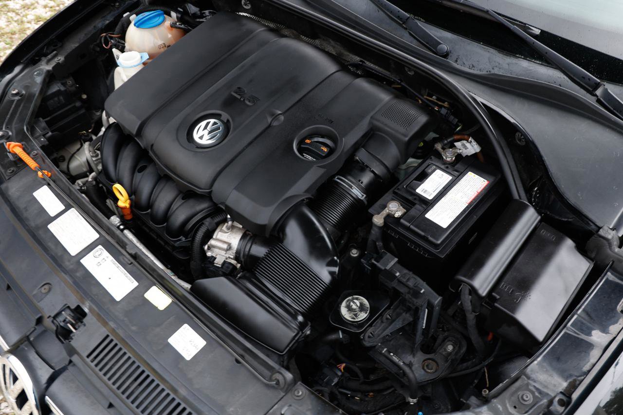Used 2013 Volkswagen Passat 2.5 SE FWD image 35