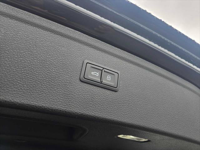 Used 2023 Audi SQ5 Premium Plus w/ Premium Plus Package AWD/4WD image 16