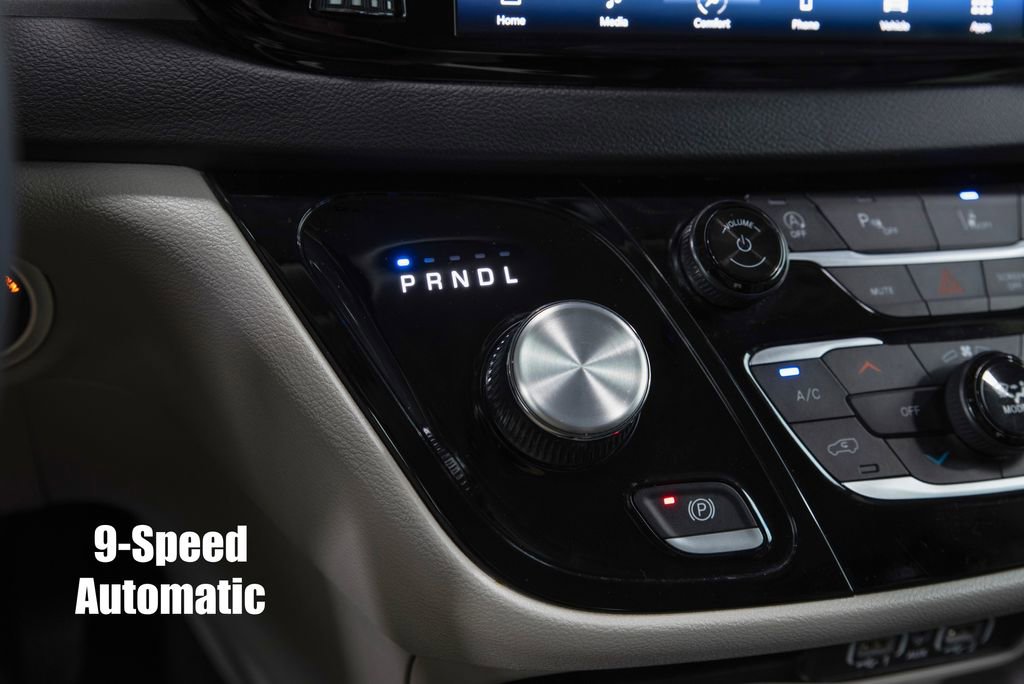 Used 2024 Chrysler Pacifica Touring-L FWD image 29