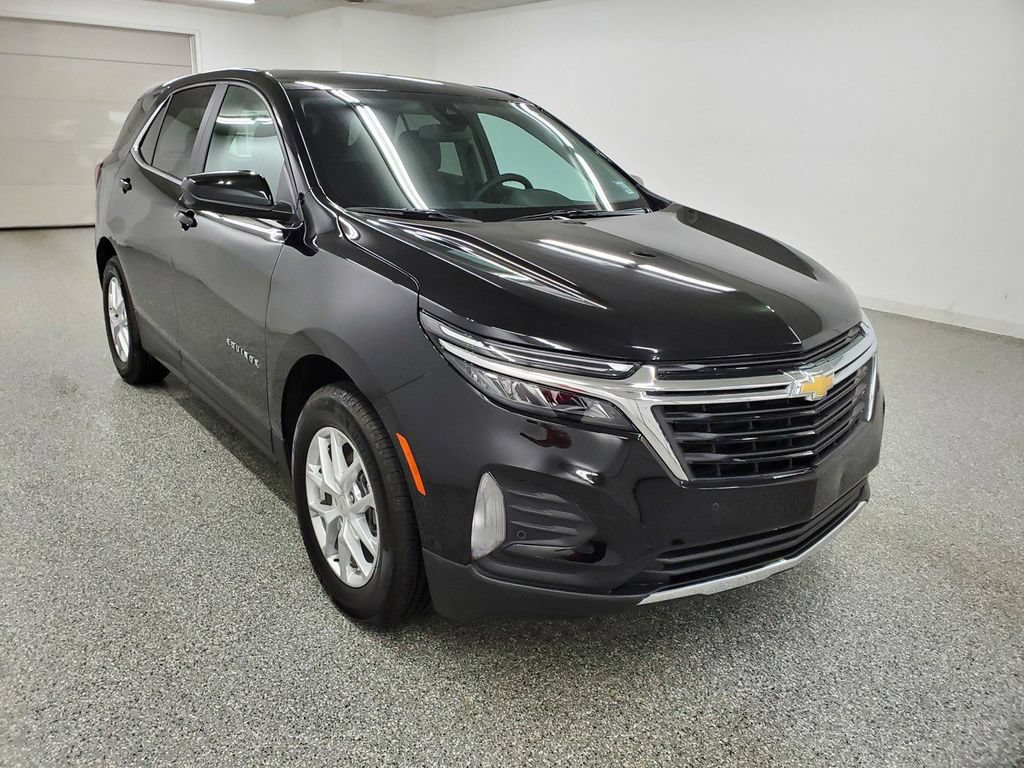 Used 2024 Chevrolet Equinox LT FWD image 3
