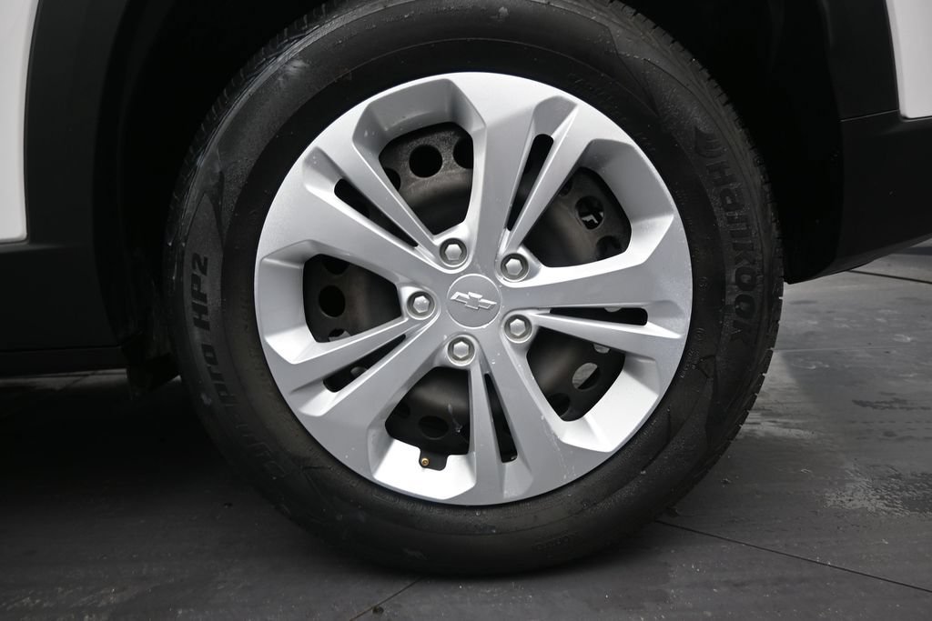 Used 2024 Chevrolet Trax LS w/ Driver Confidence Package FWD image 10