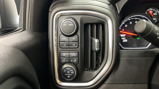 Used 2021 Chevrolet Silverado 1500 LT Trail Boss w/ Convenience Package II AWD/4WD image 34