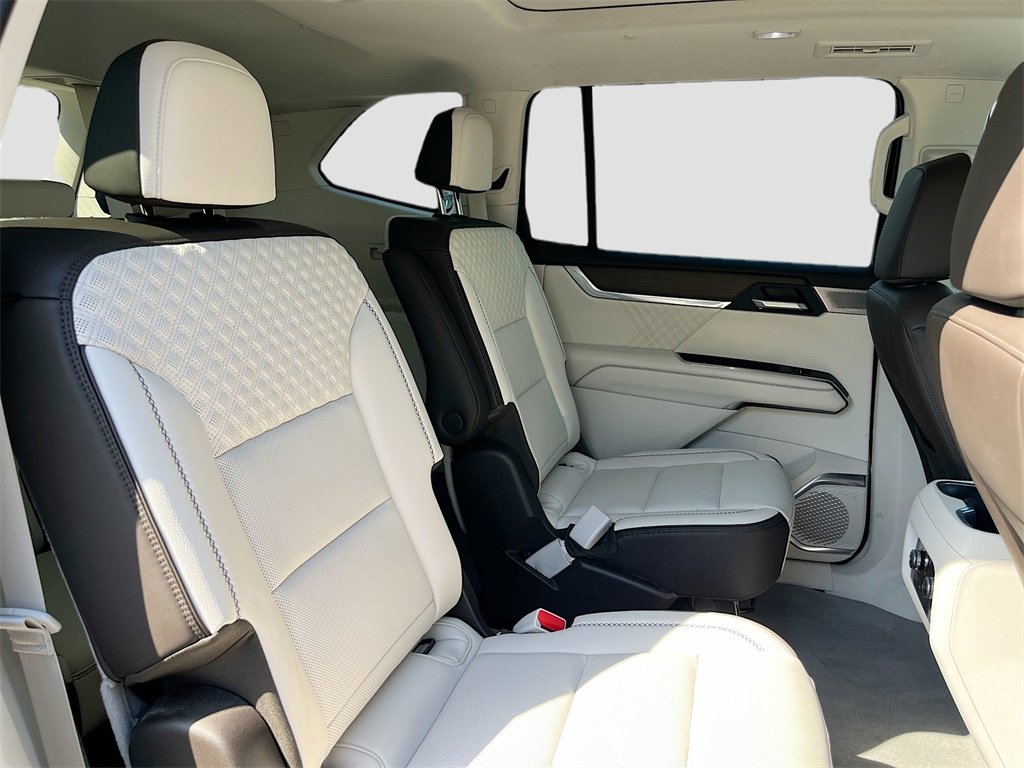 Used 2024 GMC Acadia Denali w/ Super Cruise Package image 29