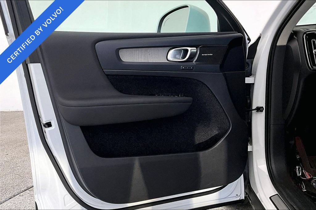 Used 2023 Volvo XC40 B5 Plus w/ Protection Package Premier AWD/4WD image 20