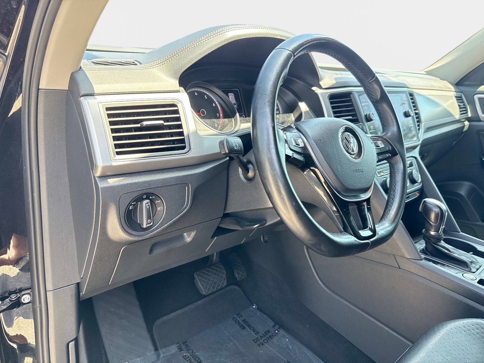 Used 2018 Volkswagen Atlas SE FWD image 19