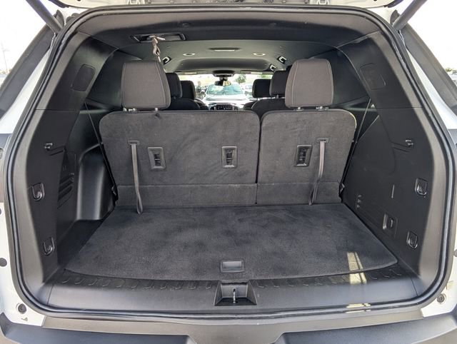 Used 2023 Chevrolet Traverse LT image 14