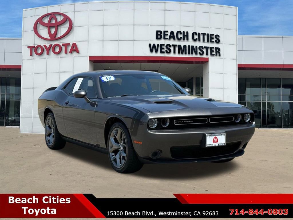 Used 2017 Dodge Challenger SXT w/ Cold Weather Group RWD image 1