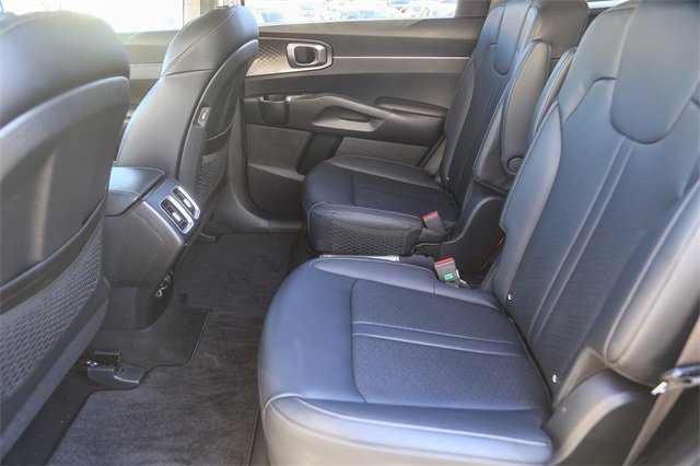 Certified 2023 Kia Sorento EX w/ Panoramic Sunroof Package image 19