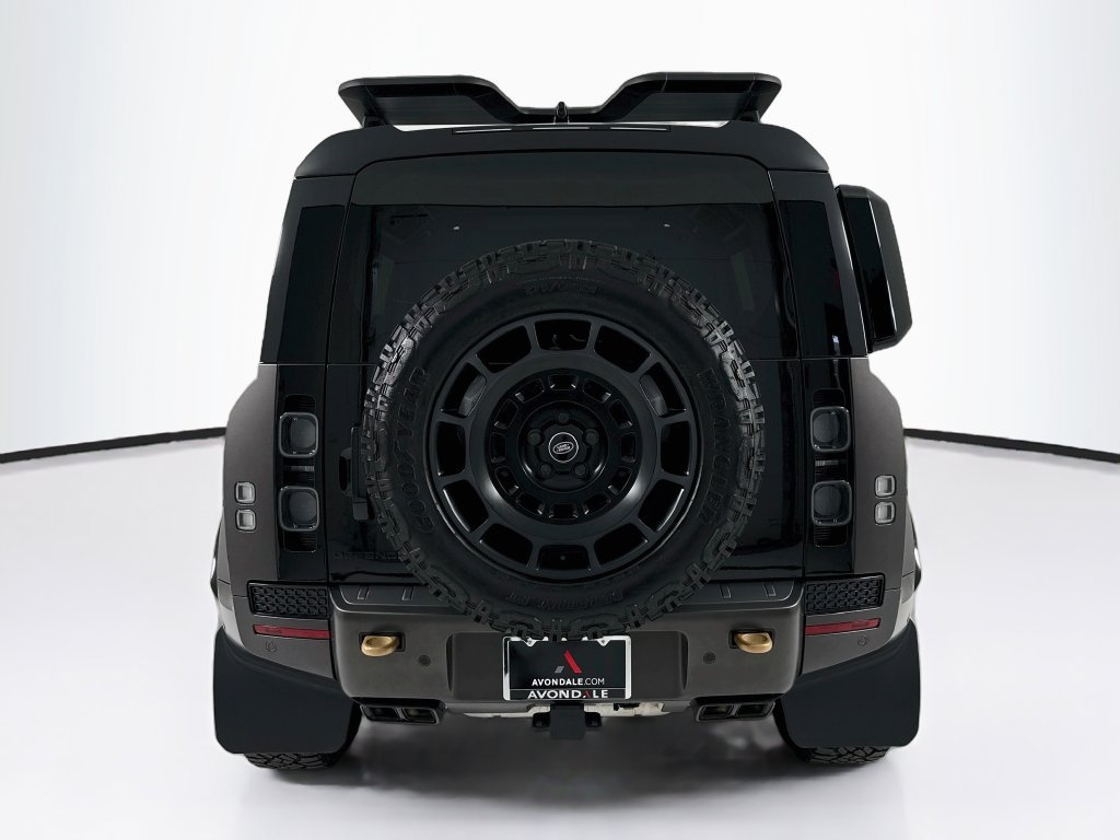 Used 2025 Land Rover Defender 110 AWD/4WD image 10