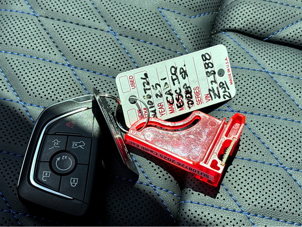 New 2025 Cadillac Escalade IQ Sport 1 w/ LPO, ONYX Package image 28