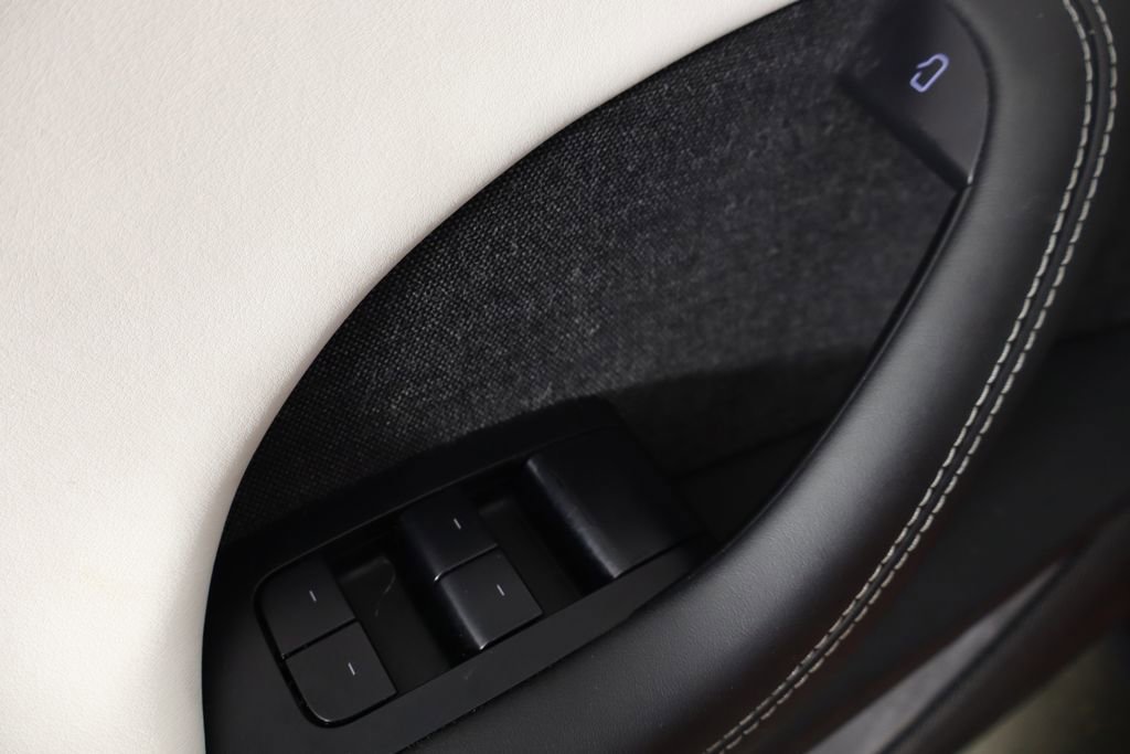Used 2023 Tesla Model X image 15
