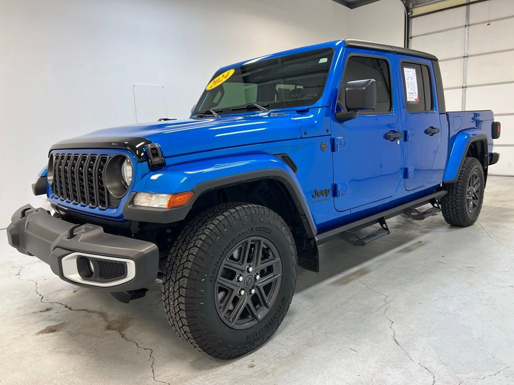 Used 2024 Jeep Gladiator Sport image 11