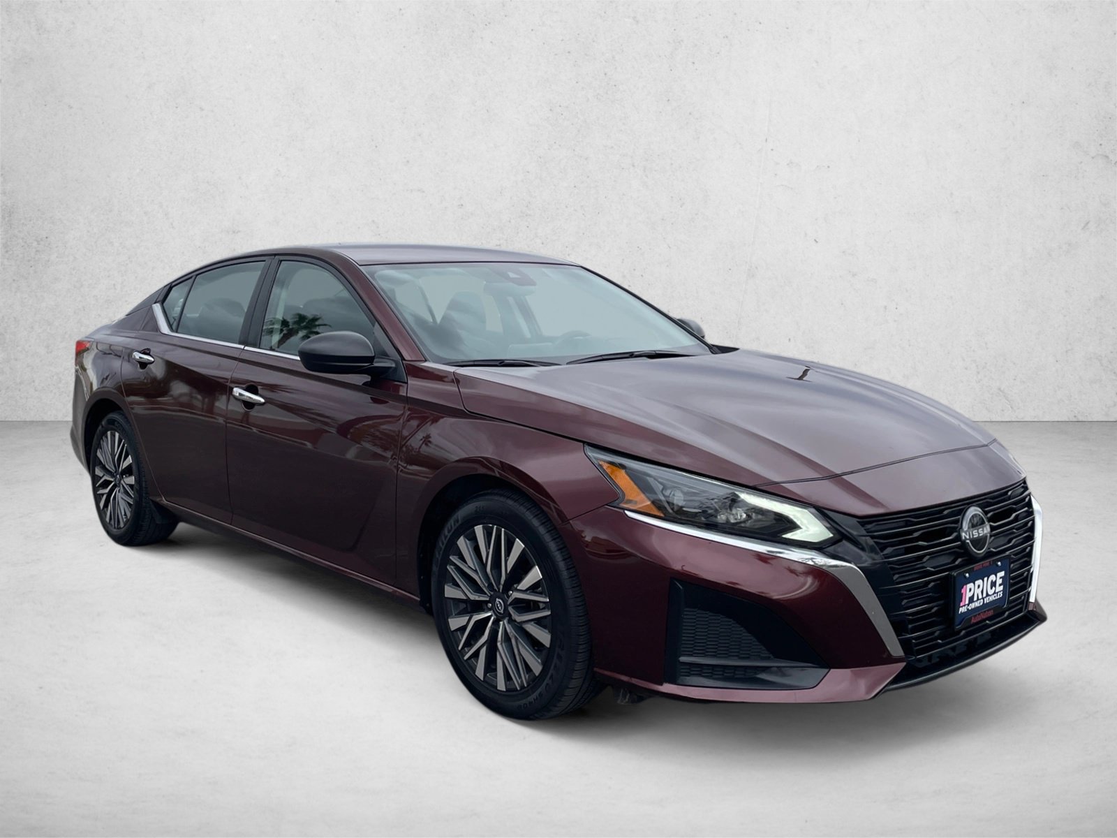 Used 2025 Nissan Altima 2.5 SV FWD image 3