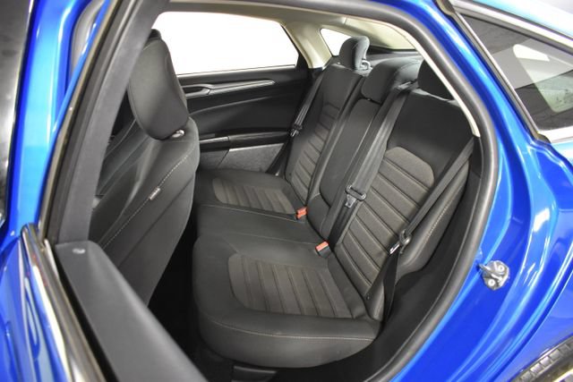 Used 2020 Ford Fusion SE FWD image 29