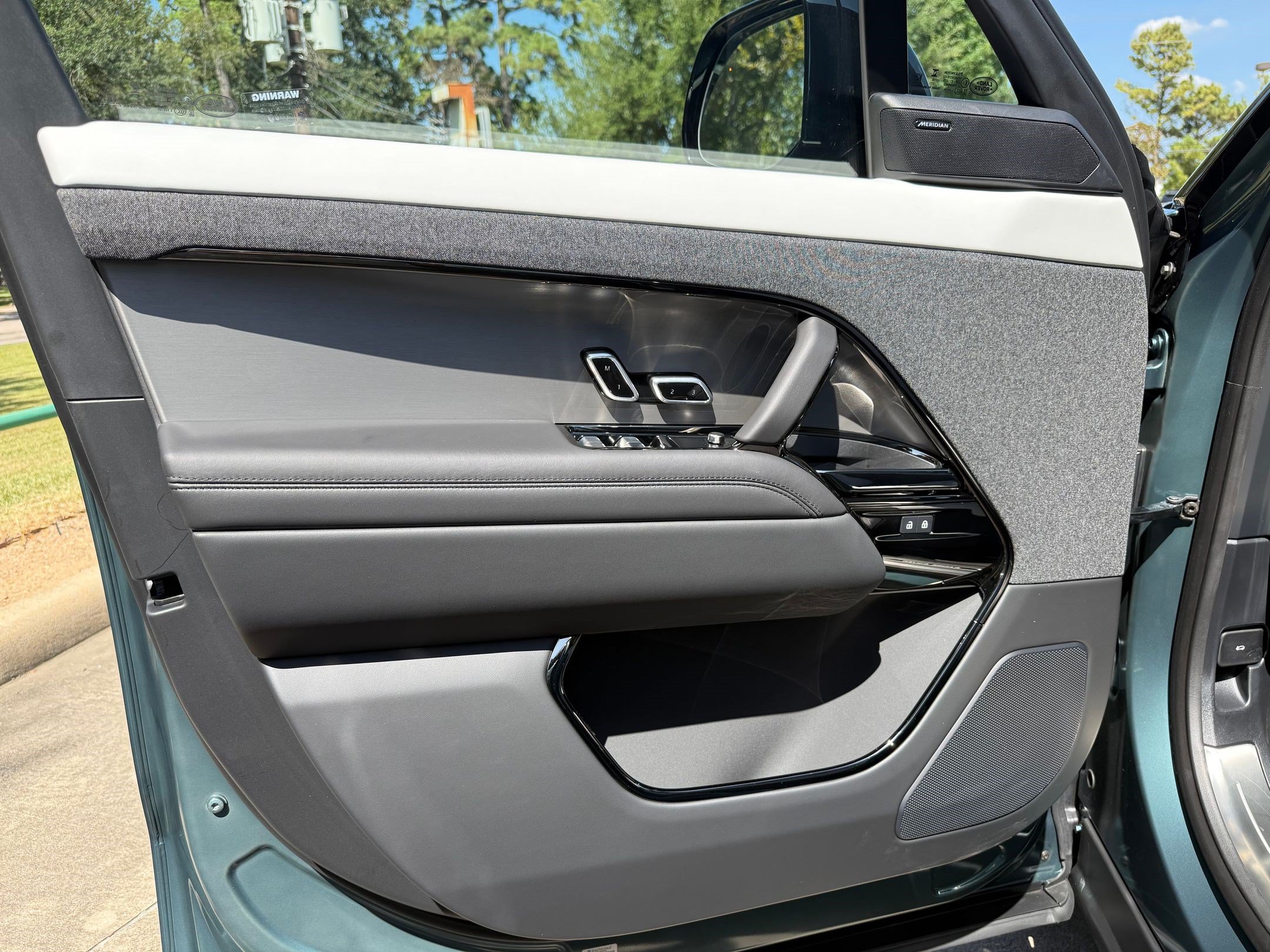 New 2026 Land Rover Range Rover Sport Dynamic SE AWD/4WD image 12