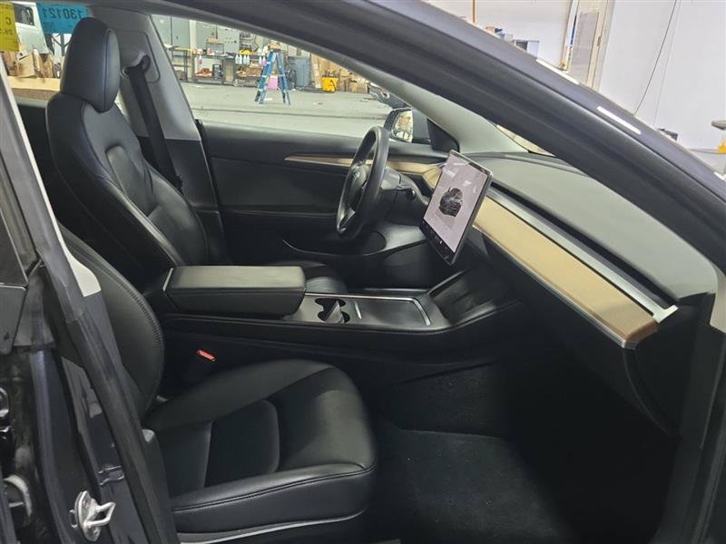 Used 2023 Tesla Model 3 Standard Range RWD image 3