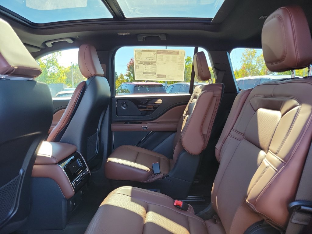 New 2027 Lincoln Aviator Reserve AWD/4WD image 14