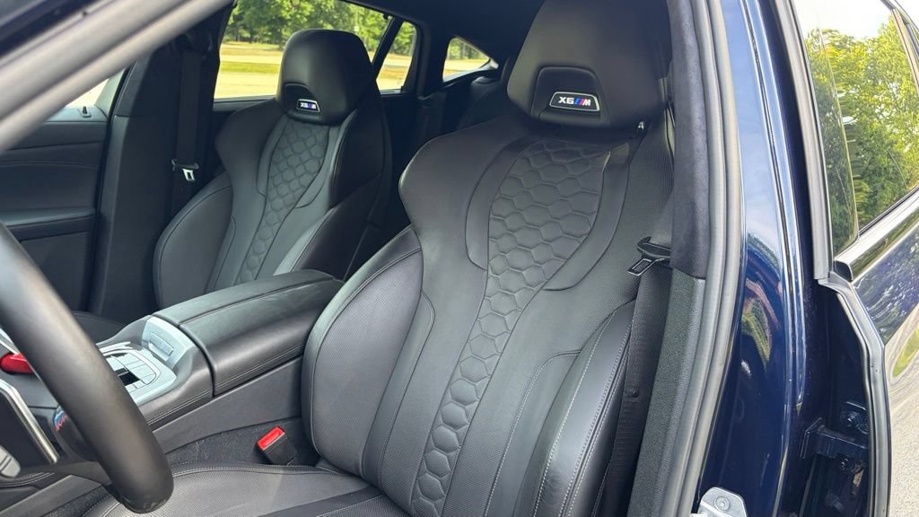 Certified 2022 BMW X6 M w/ Executive Package AWD/4WD image 11