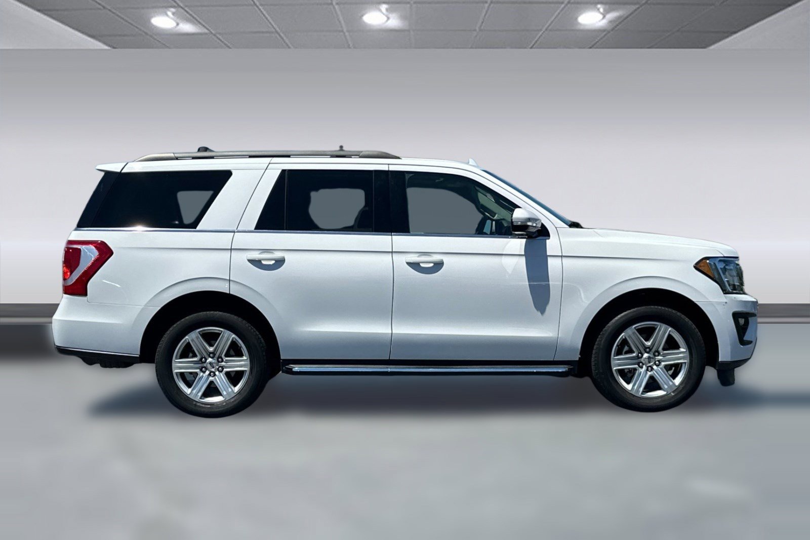 Used 2019 Ford Expedition XLT w/ Equipment Group 202A RWD image 7