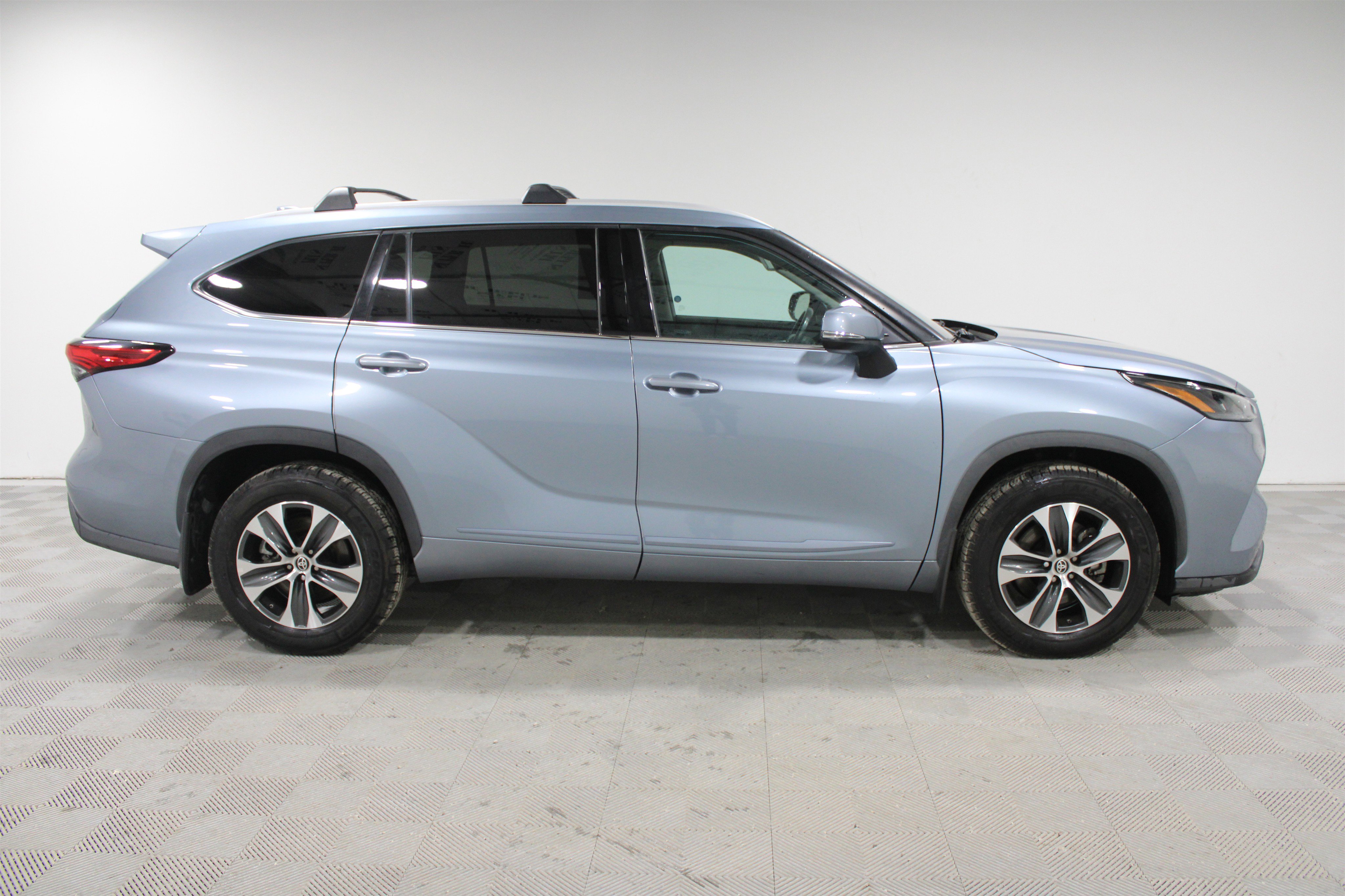 Used 2022 Toyota Highlander XLE image 29