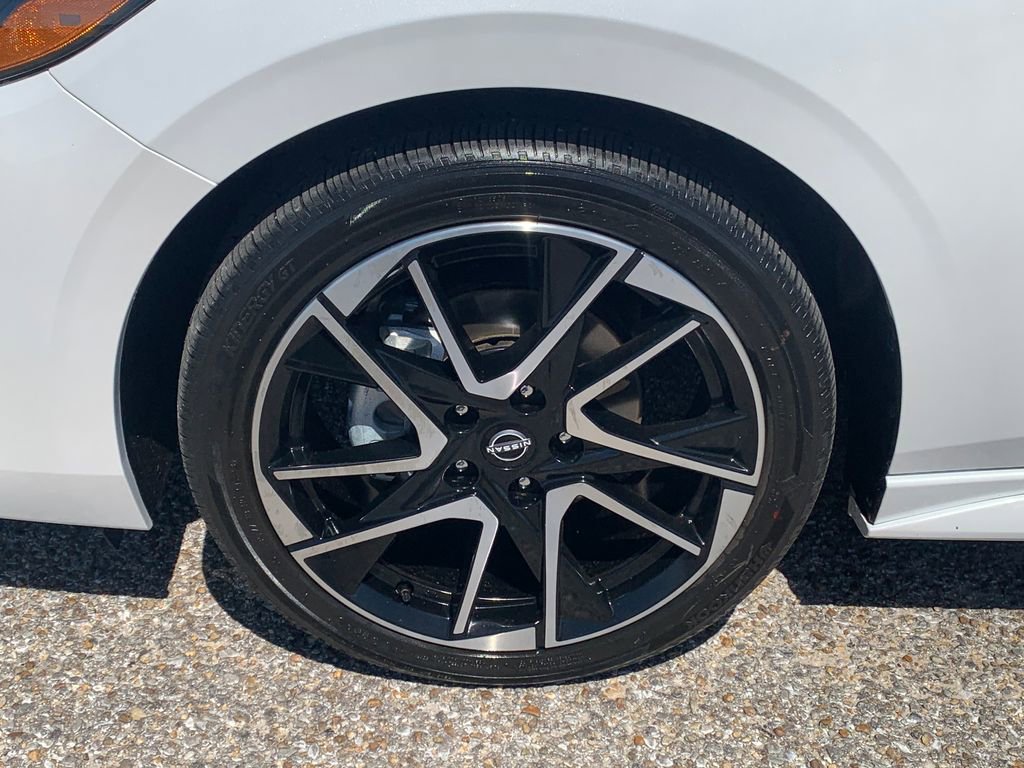 Used 2024 Nissan Sentra SR FWD image 8