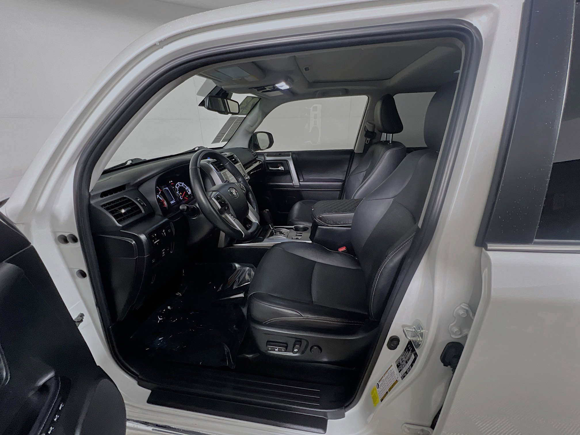 Used 2023 Toyota 4Runner Limited image 15