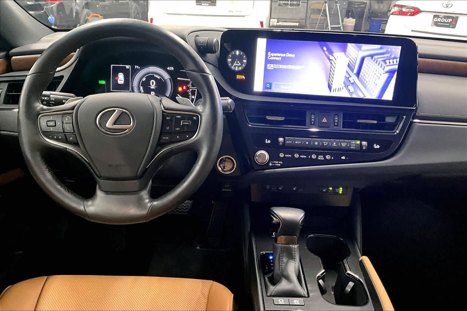 Used 2023 Lexus ES 300h w/ Premium Package FWD image 16