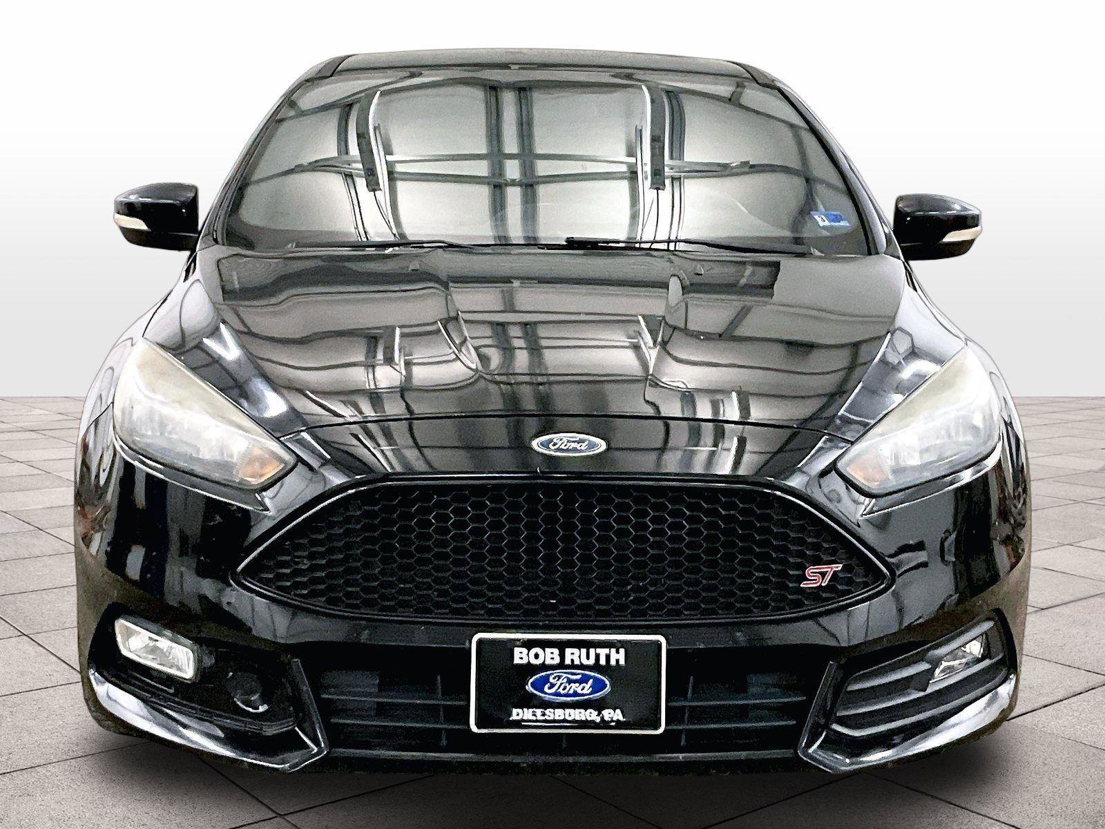 Used 2017 Ford Focus ST image 3