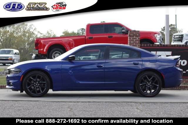 Used 2019 Dodge Charger SXT w/ Blacktop Package image 4