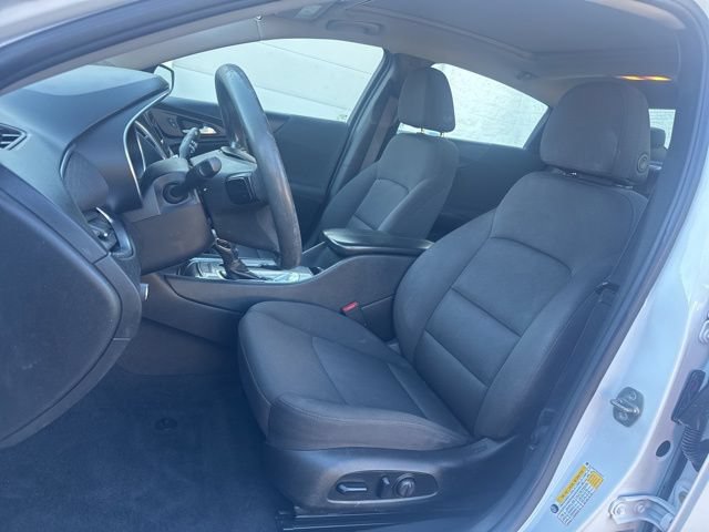 Used 2021 Chevrolet Malibu LT FWD image 16