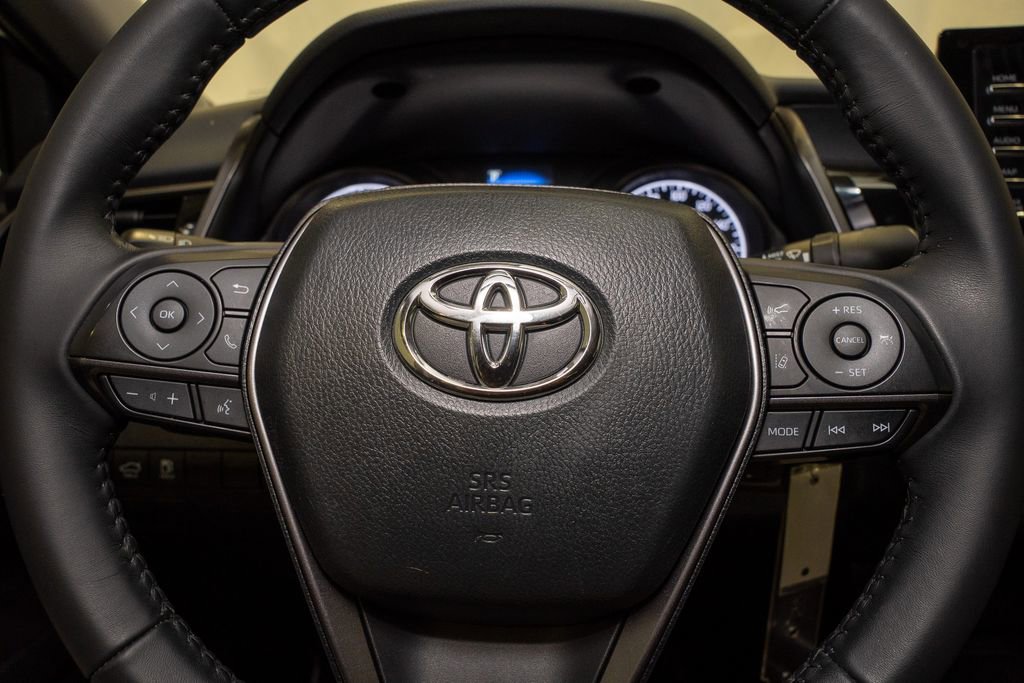 Used 2024 Toyota Camry SE image 16