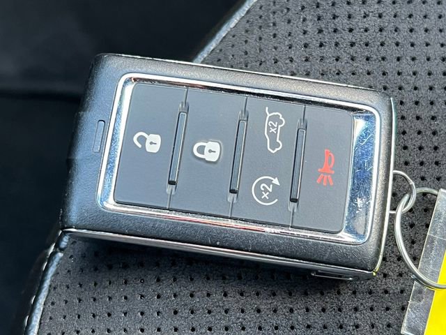 Used 2023 Jeep Grand Cherokee L Laredo image 32