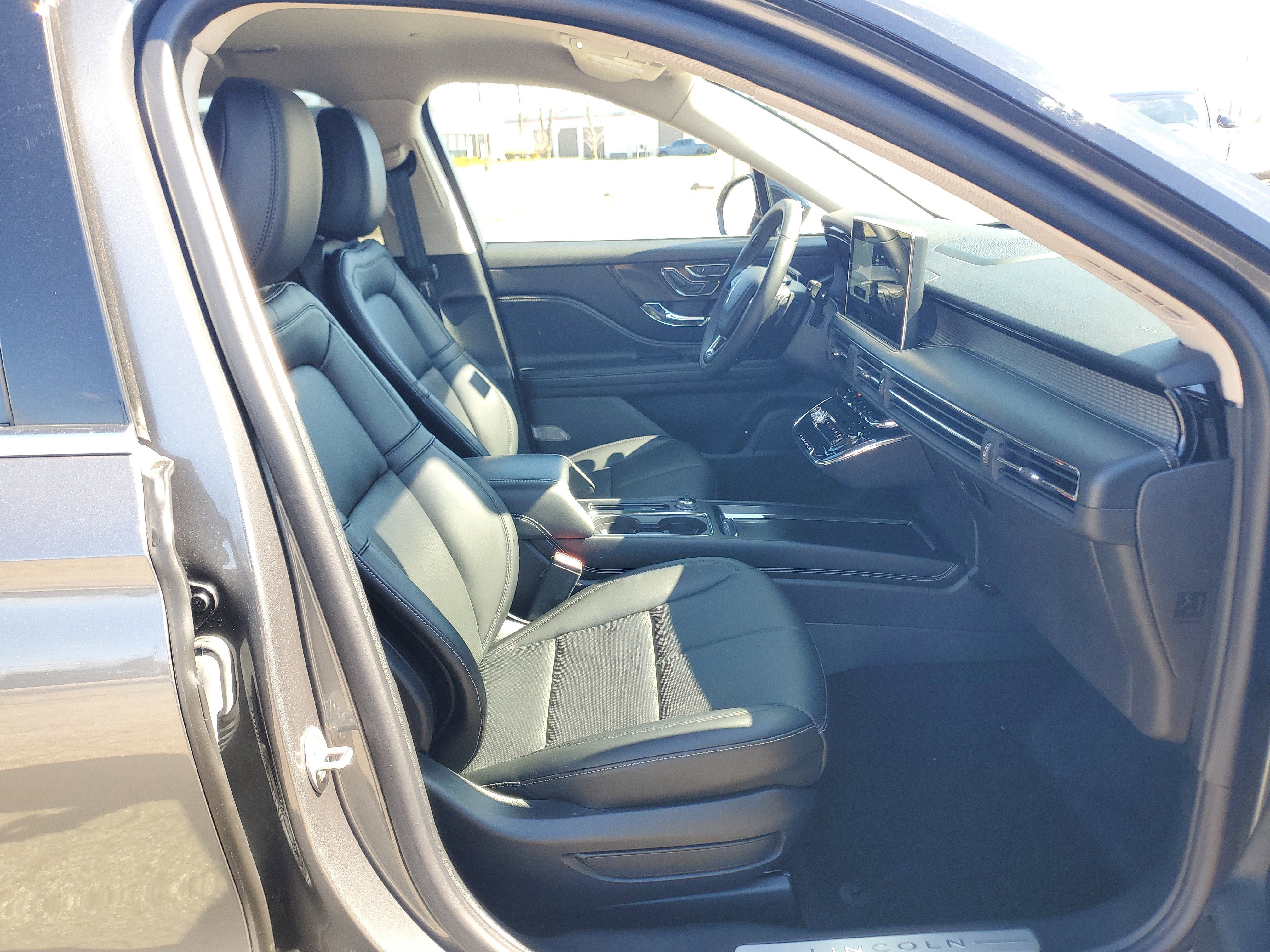 Certified 2024 Lincoln Corsair AWD w/ Equipment Group 101A image 9