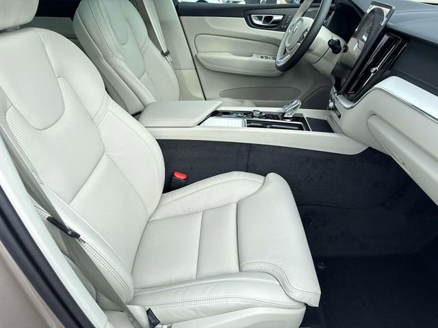 New 2026 Volvo XC60 B5 Ultra w/ Climate Package image 15