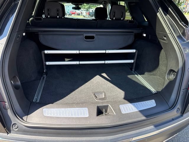 Used 2017 Cadillac XT5 Platinum w/ Driver Assist Package AWD/4WD image 10