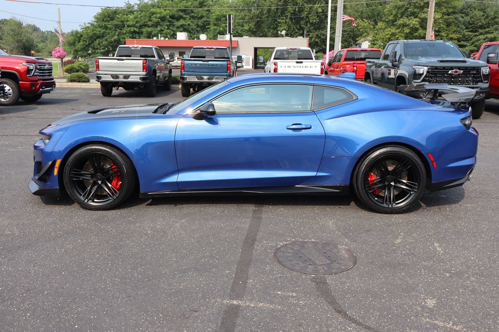 Used 2022 Chevrolet Camaro ZL1 RWD image 26