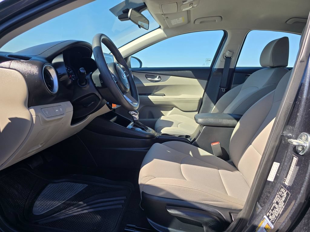Used 2019 Kia Forte LXS FWD image 11